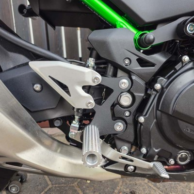 Front Sets Driver's Footrest Footpegs Kawasaki Z500 ABS (2024-2025) Stunt Gymkhana