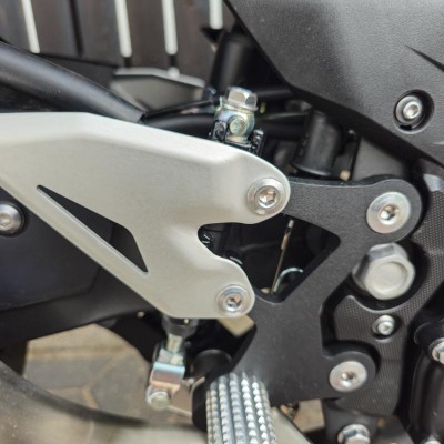 Przednie Sety Podnóżki Przód Kawasaki Z500 ABS (2024-2025) Stunt Gymkhana