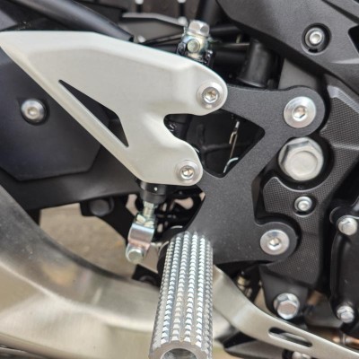 Przednie Sety Podnóżki Przód Kawasaki Z500 ABS (2024-2025) Stunt Gymkhana
