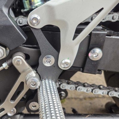 Przednie Sety Podnóżki Przód Kawasaki Z500 ABS (2024-2025) Stunt Gymkhana