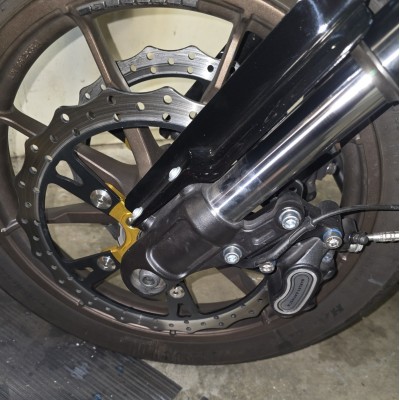 Left Upgrades OEM Caliper Adapter Bracket 14" (355mm) rotor Harley Davidson Dyna Softail Touring