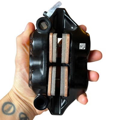 Right Accossato Radial Brake Caliper Forged Monoblock 108 mm for Handbrake Harley Davidson Kawasaki Honda Yamaha Suzuki Triumph Stunt