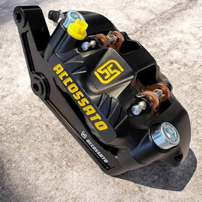 Left Accossato Radial Brake Caliper Forged Monoblock 108 mm for Handbrake Harley Davidson Kawasaki Honda Yamaha Suzuki Triumph Stunt