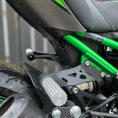 Sety Tylne Podnóżki Łączone Subcage Kawasaki Z900 (2025-2026) Ulica Stunt Ghymkana Tor