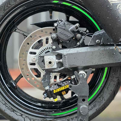 Mocowanie Dodatkowego Zacisku Kawasaki Z900 (2025-2026) Stunt Drift