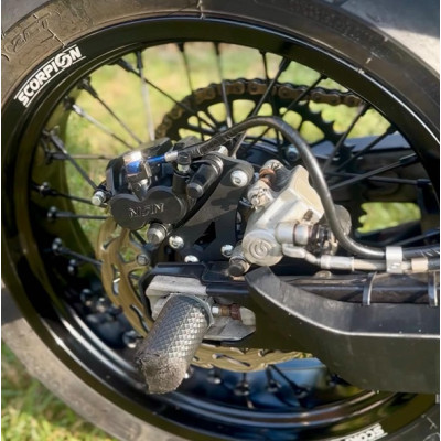 Mocowanie + Dodatkowy Zacisk KTM Husqvarna Husaberg GasGas (2004-2026) EXC SX SXF XC SMR TPI 125 150 250 300 350 400 450 500 525 530 GasGas Stunt Supermoto